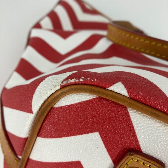 DOONEY & BOURKE RED, WHITE CHEVERON WOMENS SHOULDER BAG TOTE - Picture 8 of 16